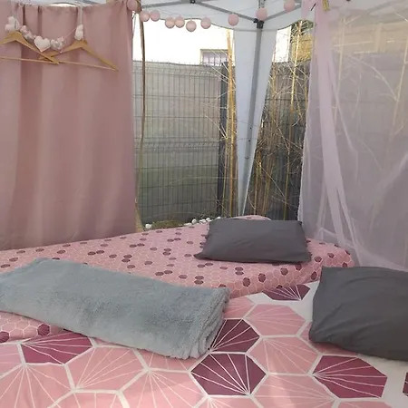 Luxusní stan Insolite Avec Piscine Et Dans Un Cadre Zen Montpouillan