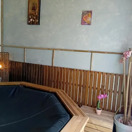 Cabane, Bungalow, Bulle Et Le Refuge Zen Et Bien Etre Montpouillan