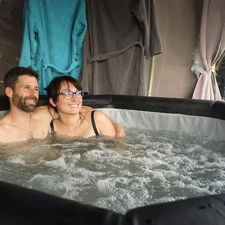 Luxury tent Cabane, Bungalow, Bulle Et Le Refuge Zen Et Bien Etre Montpouillan