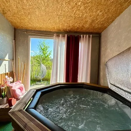 Glamping Cabane, Bungalow, Bulle Et Le Refuge Zen Et Bien Etre